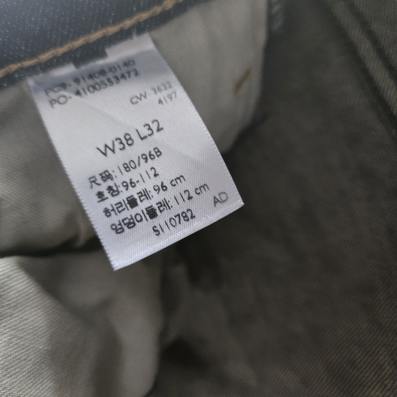 Levi Straus Gold Relaxed Fit 38X32 Blue Jeans - Picture 4 of 5